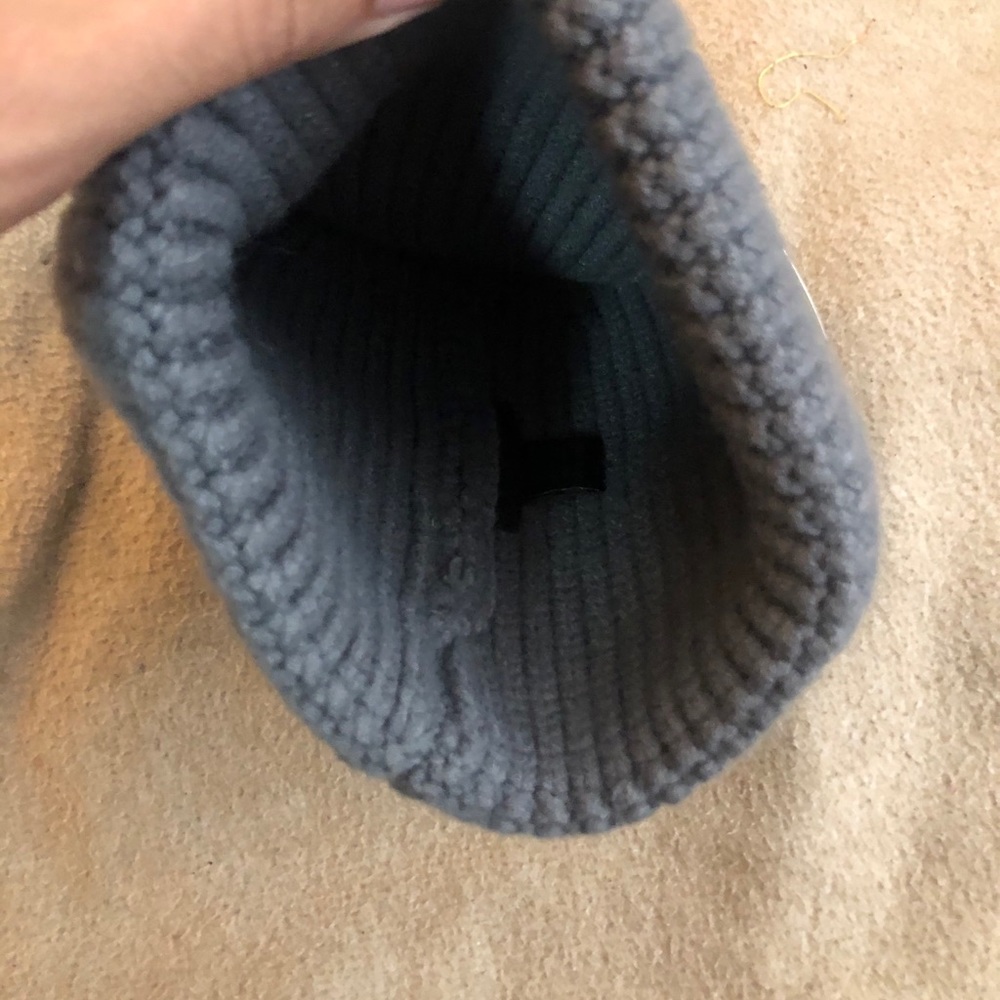 Steve Madden Beanie - Picture 3 of 4